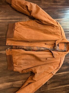 Vintage Cayenne 💯 leather jacket